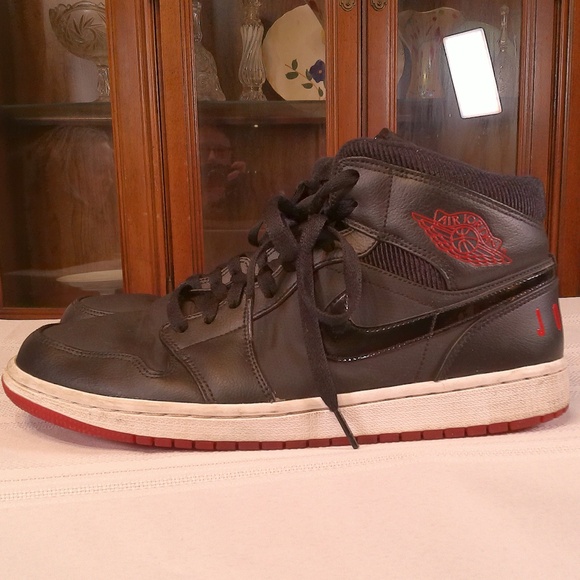 EUC Nike Air Jordan Retro Mid High Leather Black/Black Athletic Shoe Mens Sz11 main image 13